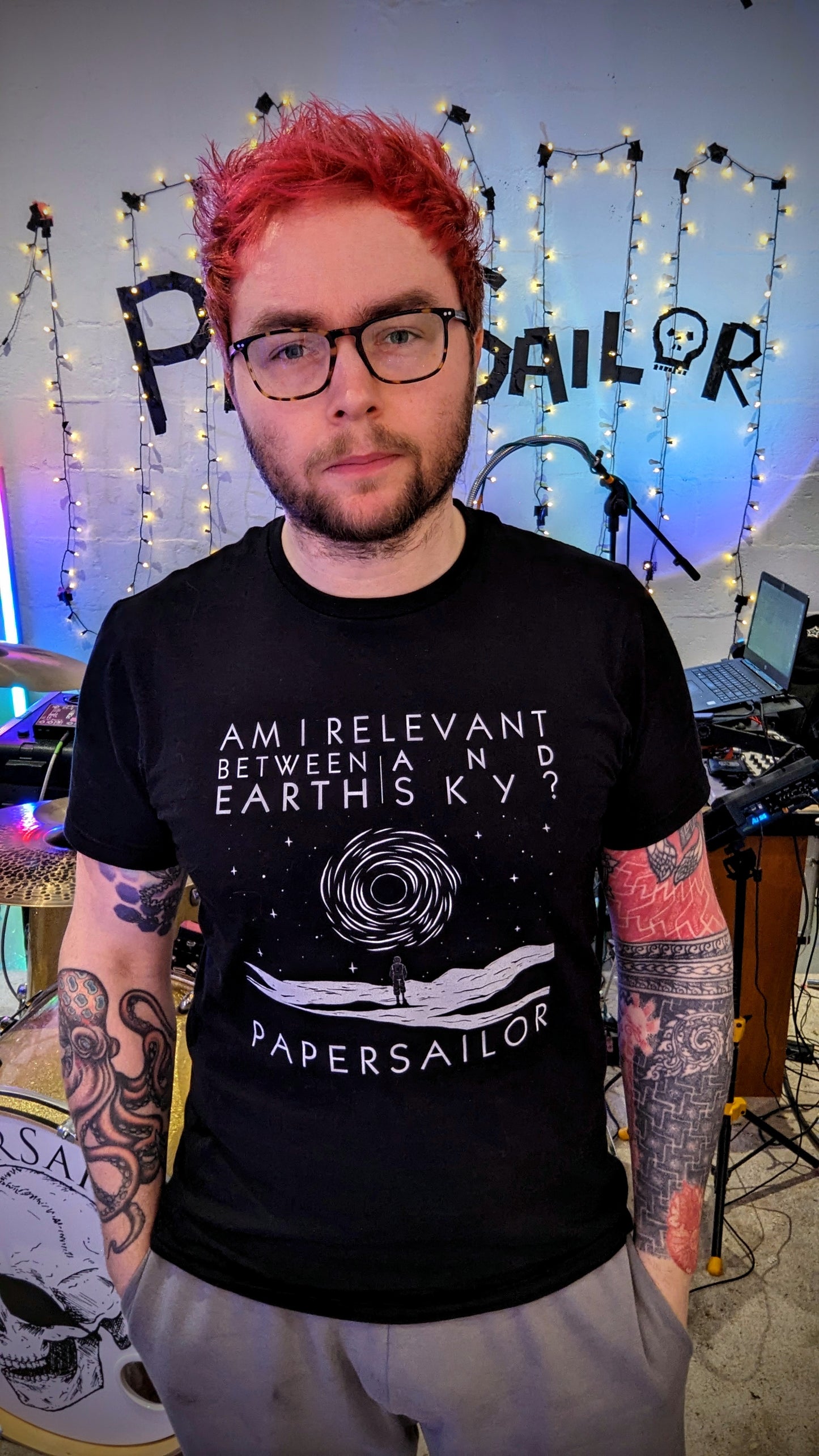 PaperSailor | Black Hole T-shirt